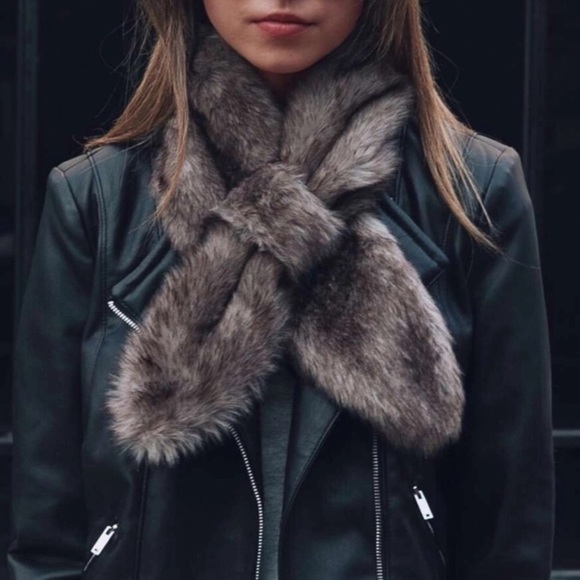 New! Faux Fur Brown Crossover Scarf - Picture 6 of 6